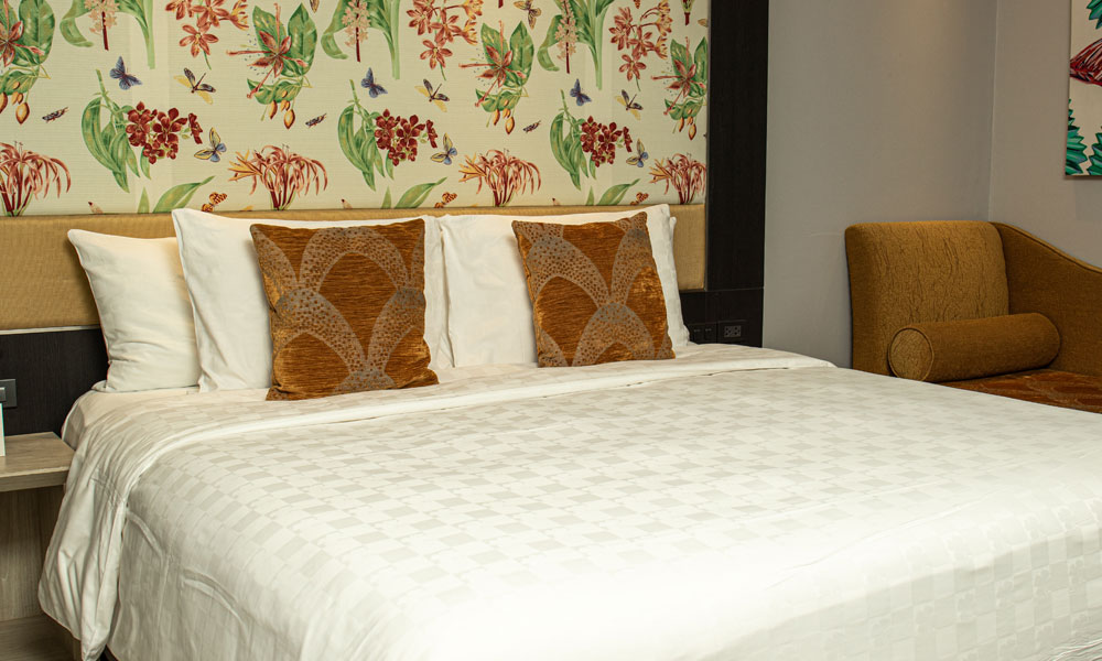 Canon-EOS-7D-Mark-II1989