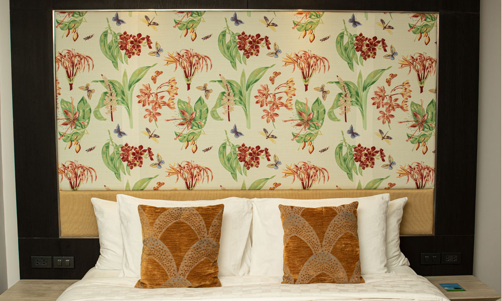 Canon-EOS-7D-Mark-II1996